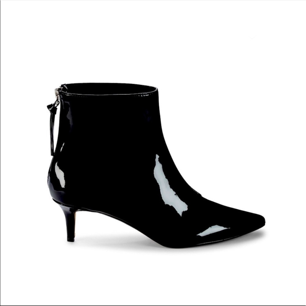 NWT Saks Fifth Avenue Dina Kitten Heels
